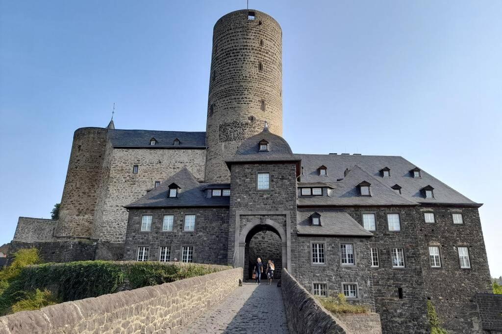 Hinter Burg, Haus Mit Garten Mayen Esterno foto